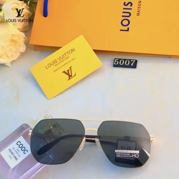 LOUIS VUITTON (ルイヴィトン) サングラス