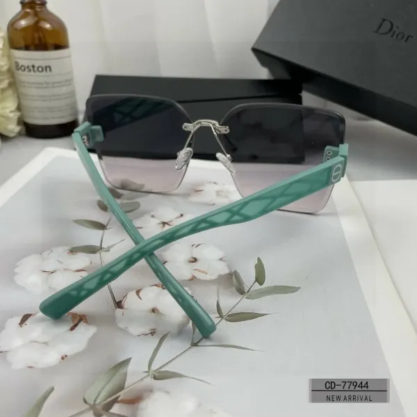 DIOR( ディオール ) サングラス  241012