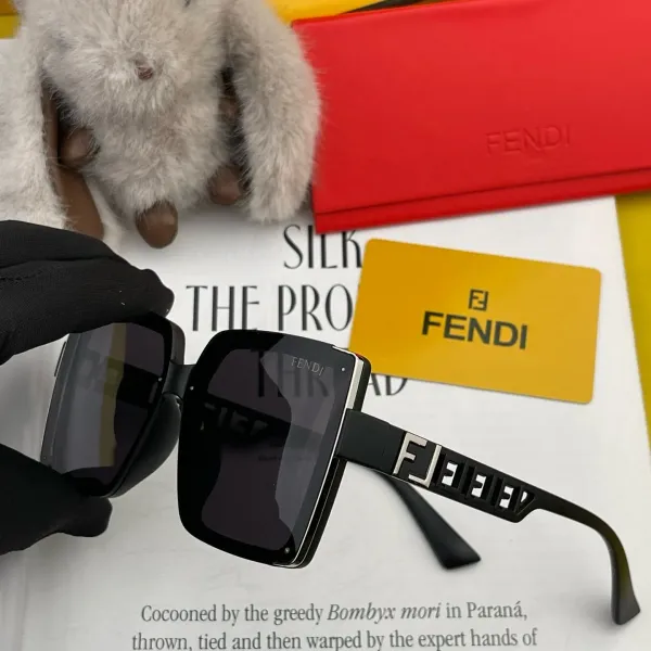 FENDI(フェンディ ) サングラス 24706