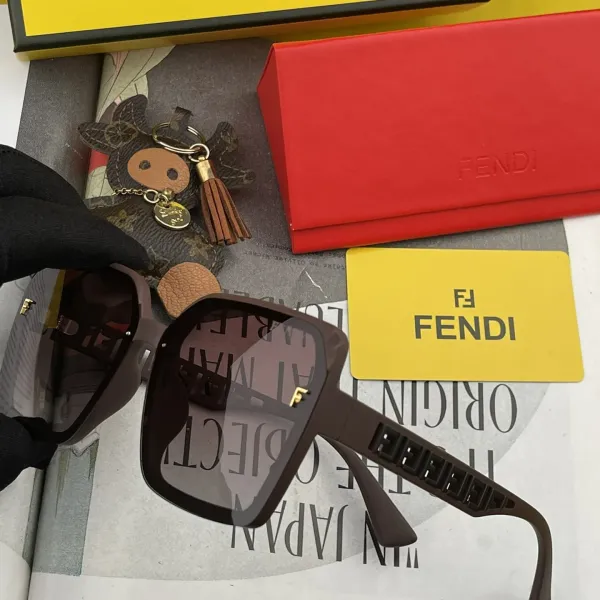 FENDI(  フェンディ ) サングラス