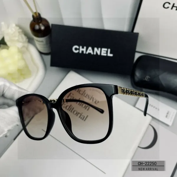CHANEL( シャネル) サングラス 241012