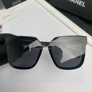 CHANEL( シャネル) サングラス 2475