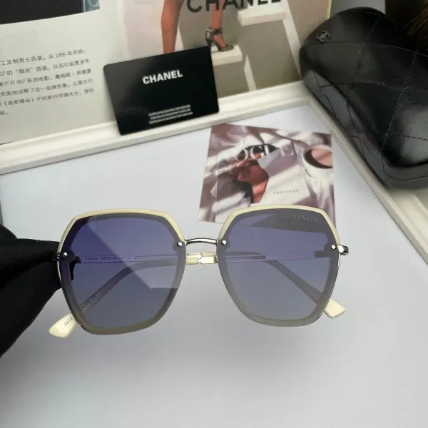 CHANEL (シャネル) サングラス