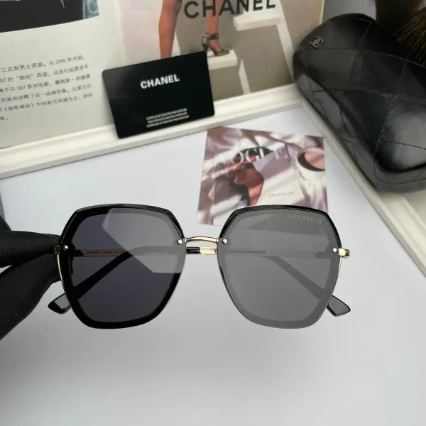 CHANEL (シャネル) サングラス
