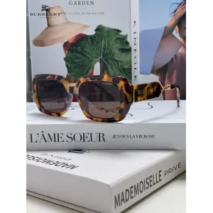 BURBERRY(バーバリー) サングラス  241014