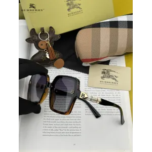 BURBERRY(バーバリー) サングラス  241014