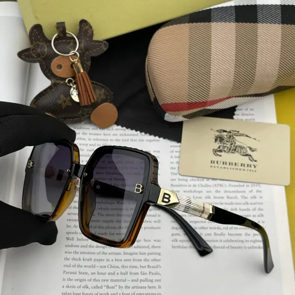 BURBERRY(バーバリー) サングラス  241014
