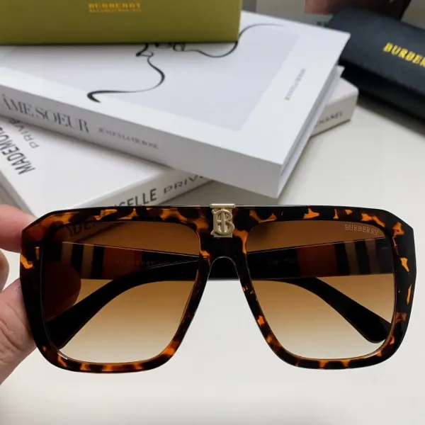 BURBERRY(バーバリー) サングラス  241014
