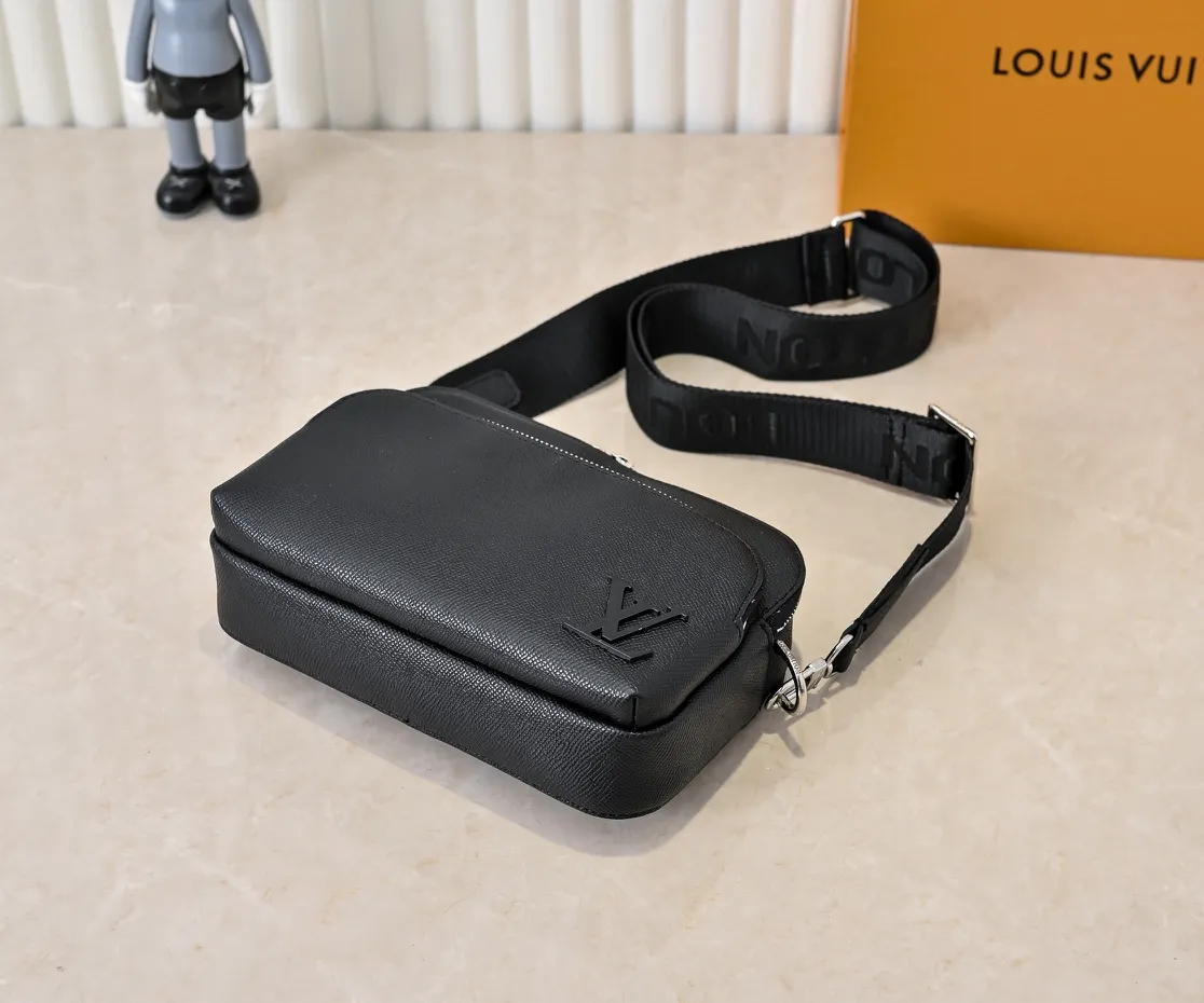 【2026】 LV【LOUIS VUITTON 公式旗艦店】ルイヴィトン  斜めがけバッグ当日出荷 好評に付き再入荷！22.5*16*7.5CM  241125