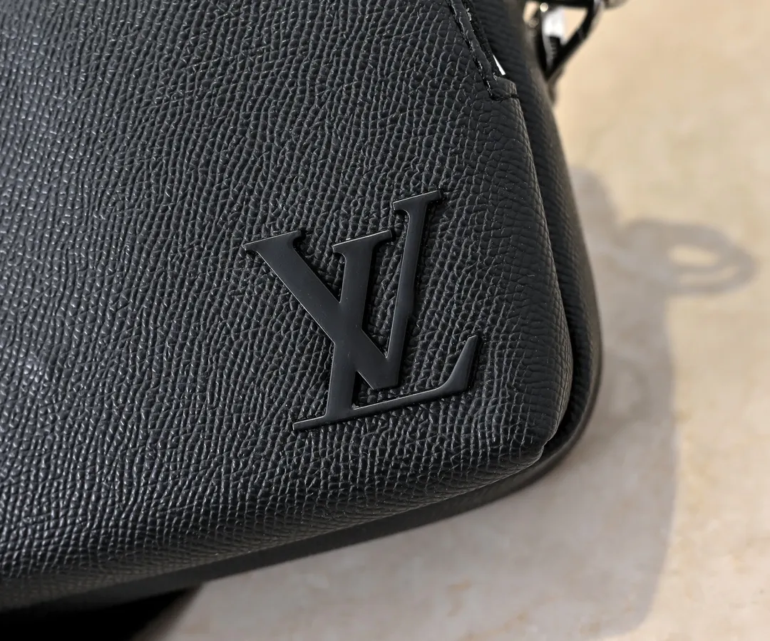 【2026】 LV【LOUIS VUITTON 公式旗艦店】ルイヴィトン  斜めがけバッグ当日出荷 好評に付き再入荷！22.5*16*7.5CM  241125