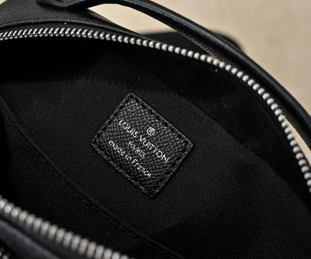【2026】 LV【LOUIS VUITTON 公式旗艦店】ルイヴィトン  斜めがけバッグ当日出荷 好評に付き再入荷！22.5*16*7.5CM  241125