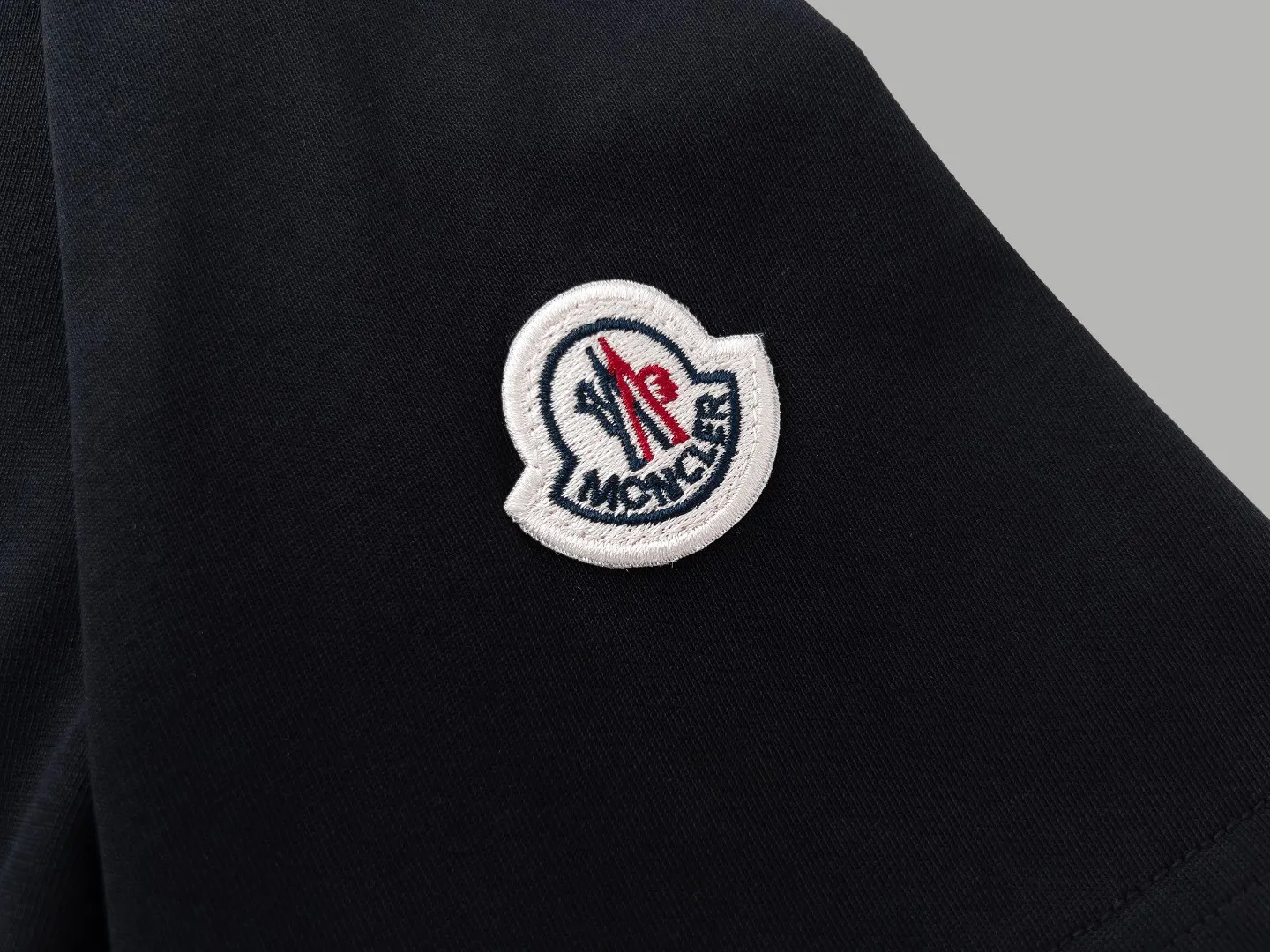 【2026】【MONCLER 公式旗艦店】モンクレール  ダウンジャケット好評に付き再入荷！ 241113