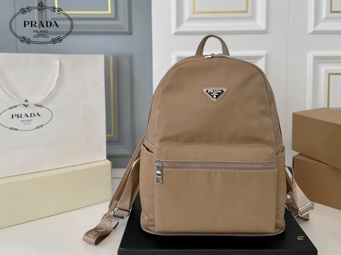 【2026】【PRADA  公式 旗艦店】プラダ   リュックサック当日出荷 好評に付き再入荷！31*36CM  240719