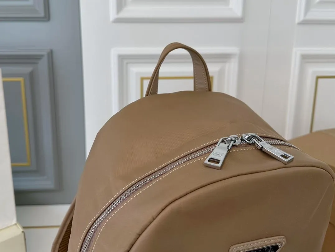 【2026】【PRADA  公式 旗艦店】プラダ   リュックサック当日出荷 好評に付き再入荷！31*36CM  240719