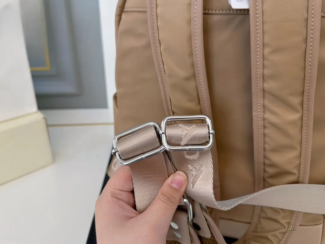 【2026】【PRADA  公式 旗艦店】プラダ   リュックサック当日出荷 好評に付き再入荷！31*36CM  240719