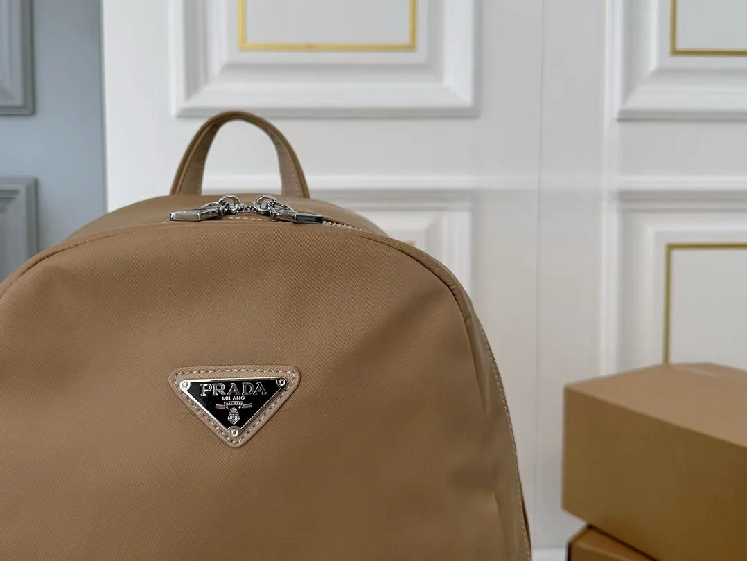 【2026】【PRADA  公式 旗艦店】プラダ   リュックサック当日出荷 好評に付き再入荷！31*36CM  240719