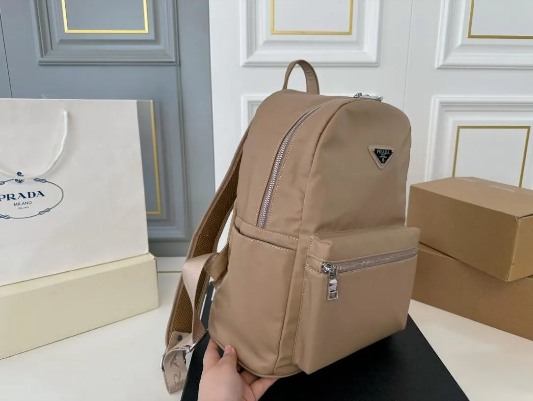 【2026】【PRADA  公式 旗艦店】プラダ   リュックサック当日出荷 好評に付き再入荷！31*36CM  240719