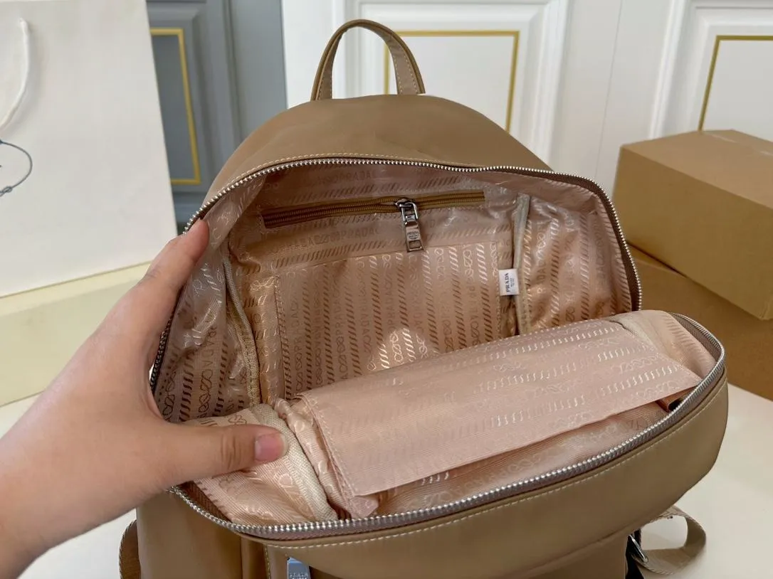 【2026】【PRADA  公式 旗艦店】プラダ   リュックサック当日出荷 好評に付き再入荷！31*36CM  240719