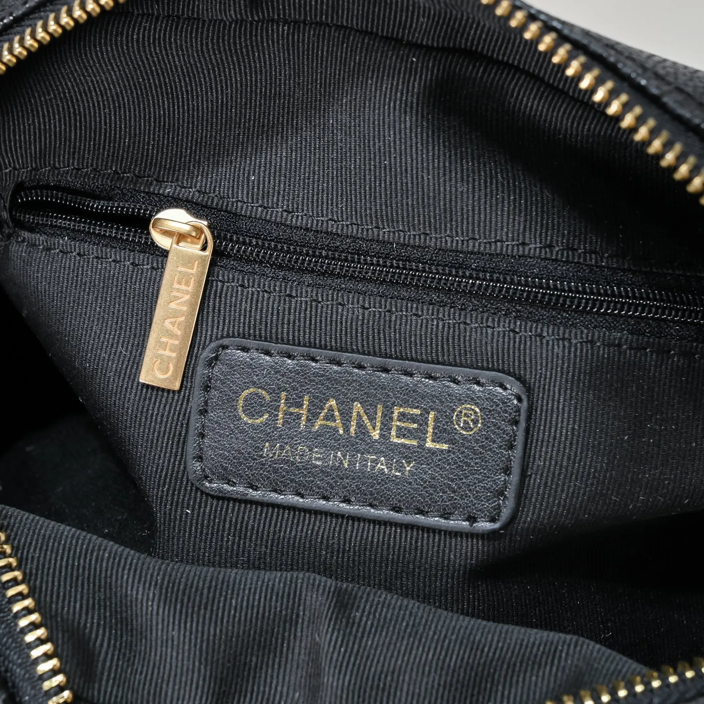 【2026】【CHANEL 公式旗艦店】シャネル   ハンドバッグ  当日出荷 好評に付き再入荷！25*14*9CM