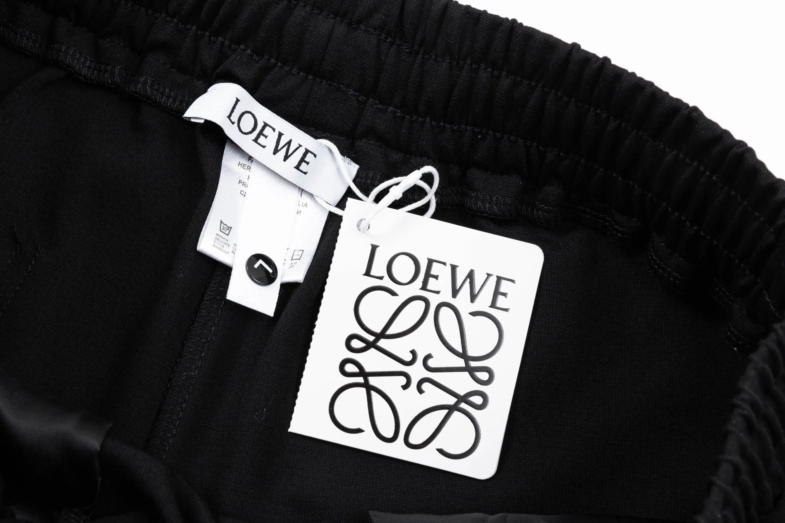 【2026】【LOEWE  公式旗艦店】ロエベ  ショートパンツご好評に付き再入荷！250227