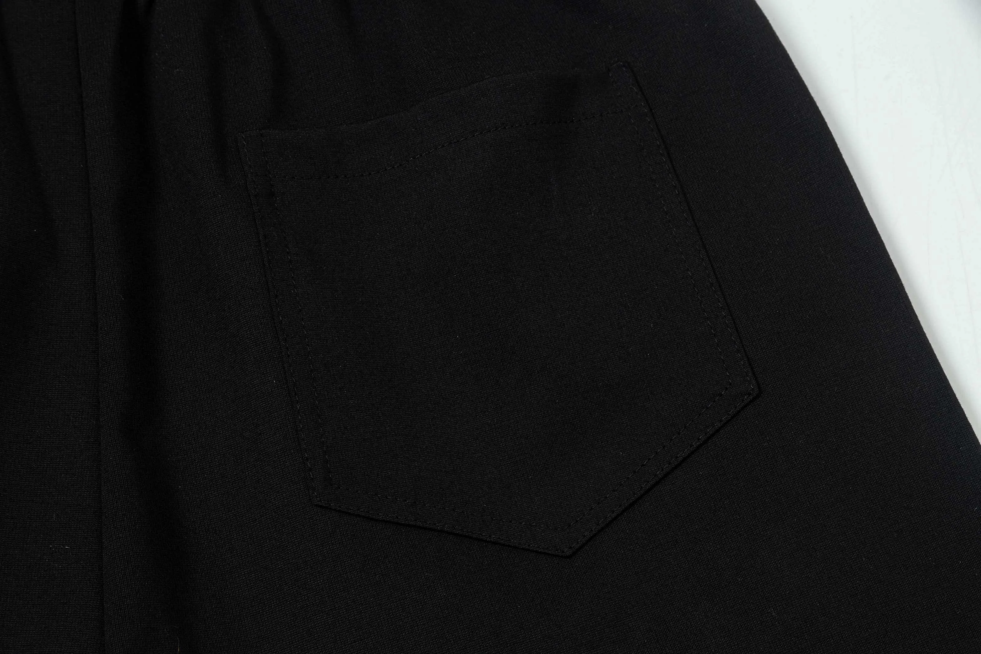 【2026】【LOEWE  公式旗艦店】ロエベ  ショートパンツご好評に付き再入荷！250227