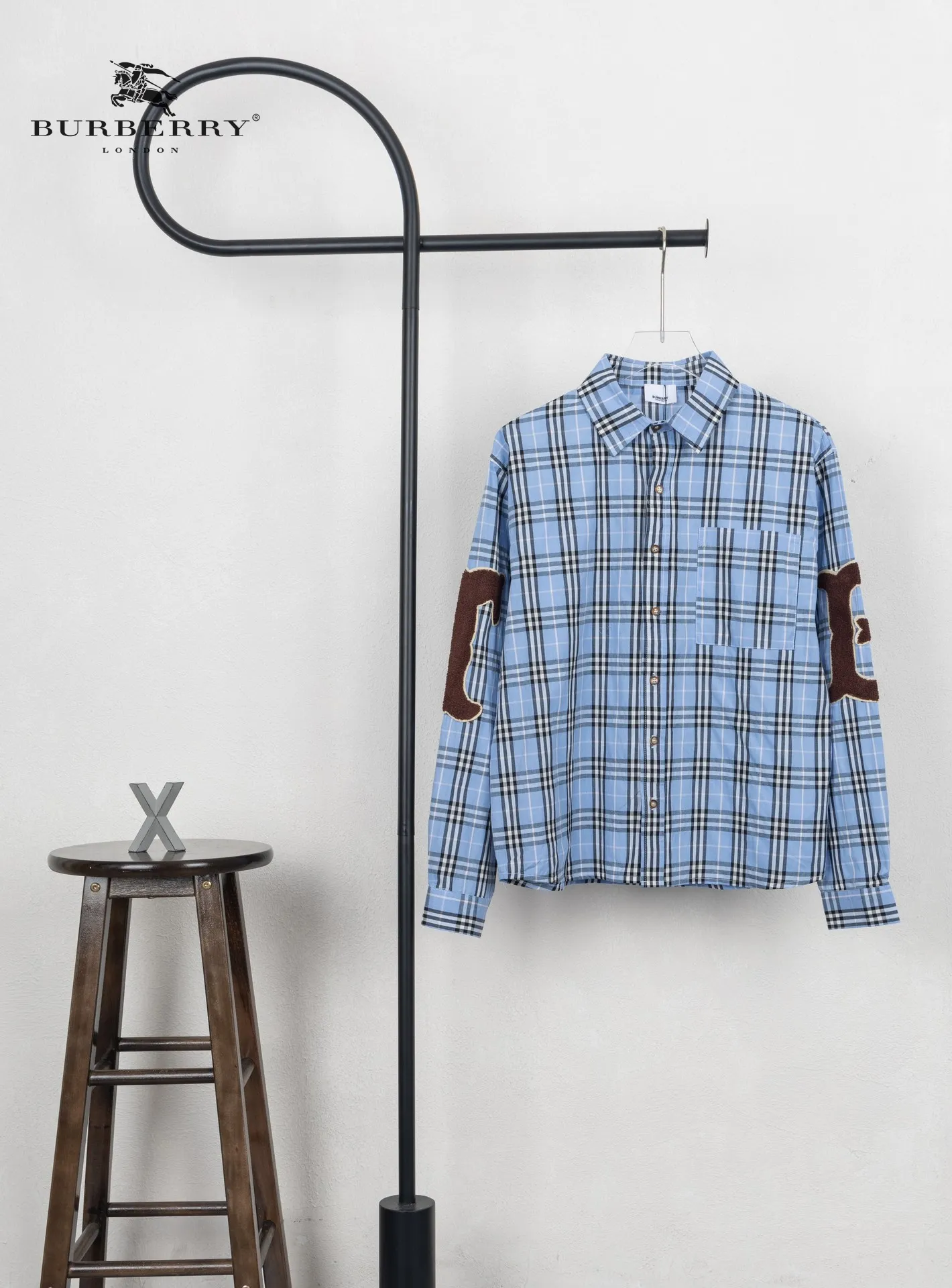 【2026】【BURBERRY 公式旗艦店】バーバリー  シャツ ご好評に付き再入荷  250222