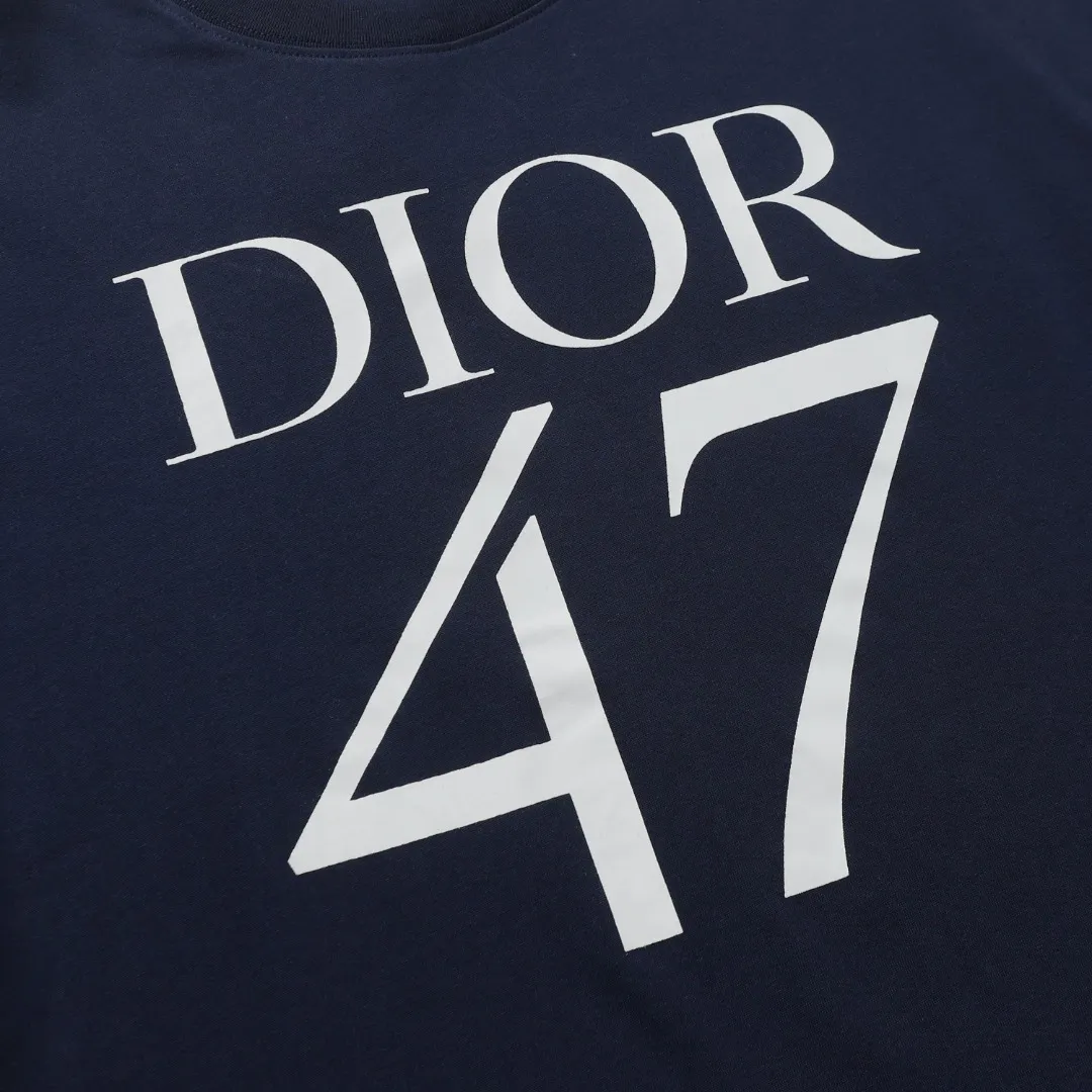 【2026】【DIOR 公式旗艦店】ディオール   Tシャツ ご好評に付き再入荷 250210