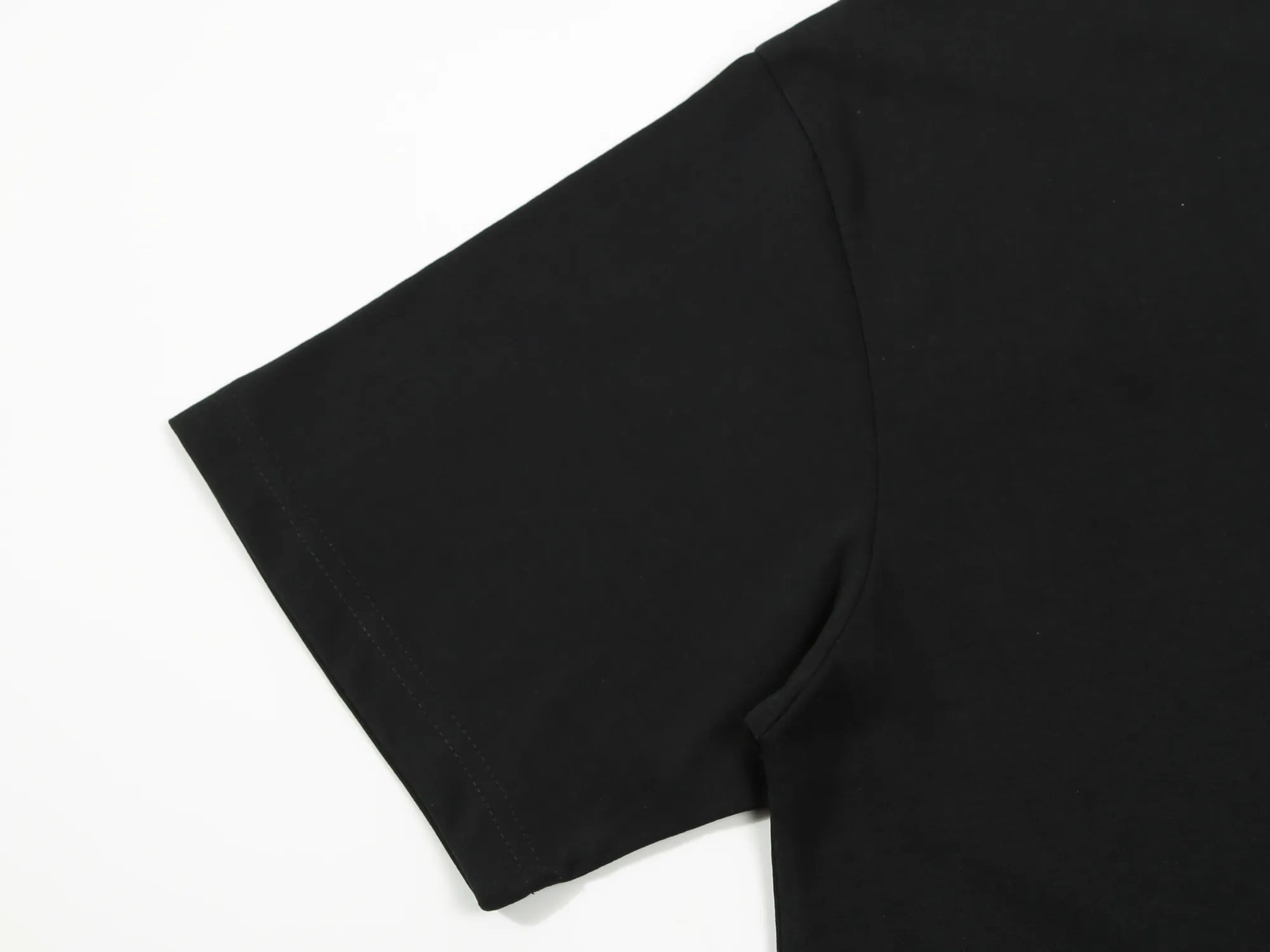 【2026】【DIOR 公式旗艦店】ディオール   Tシャツ ご好評に付き再入荷 250210