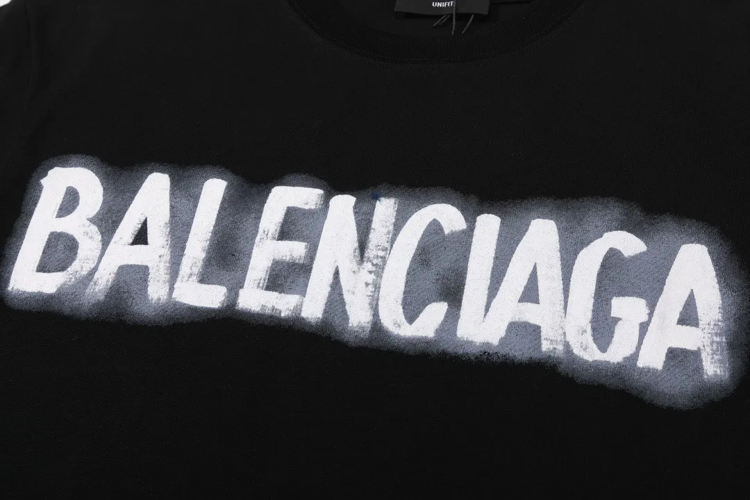 【2026】【BALENCIAGA  公式旗艦店】 バレンシアガ    Tシャツご好評に付き再入荷！250210