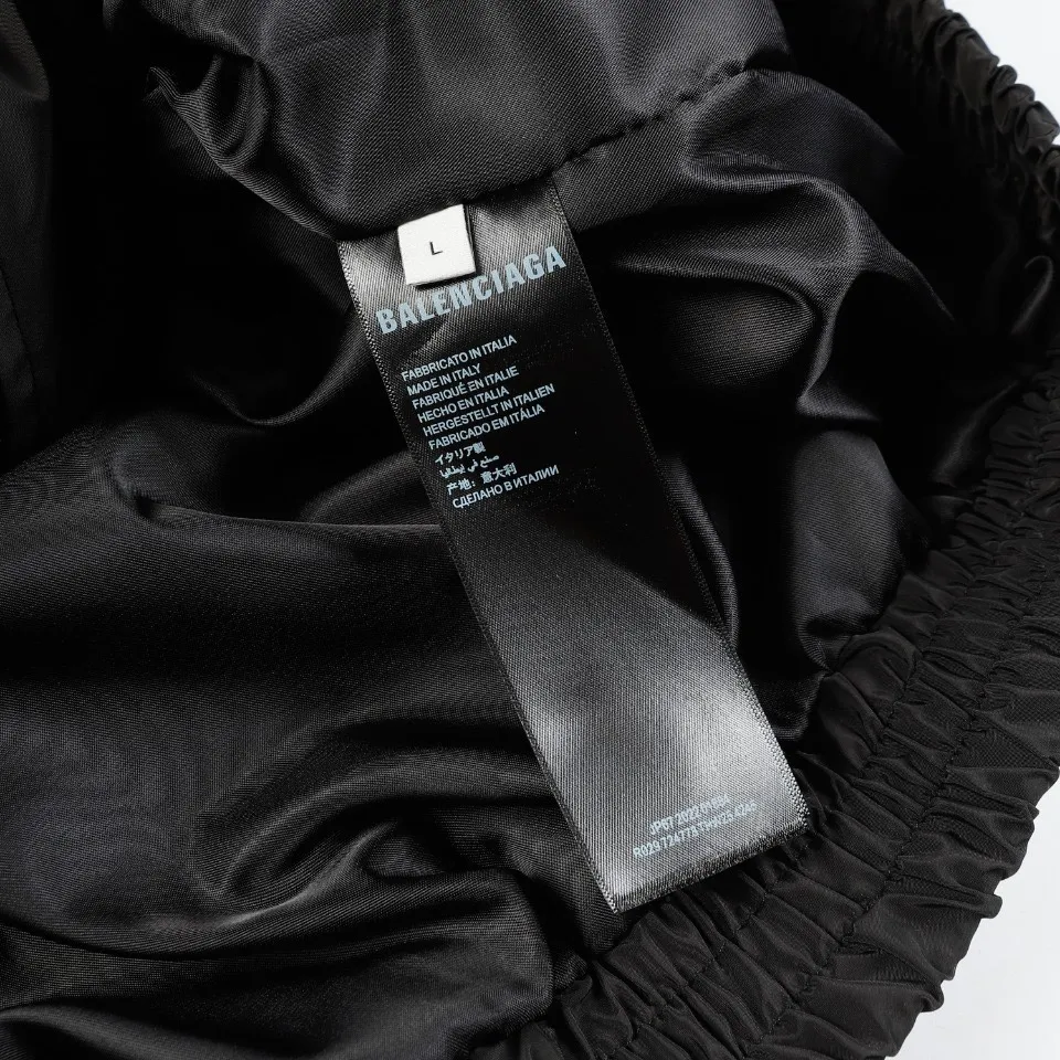 【2026】【BALENCIAGA  公式旗艦店】バレンシアガ    ジャケット着 好評に付き再入荷！250107