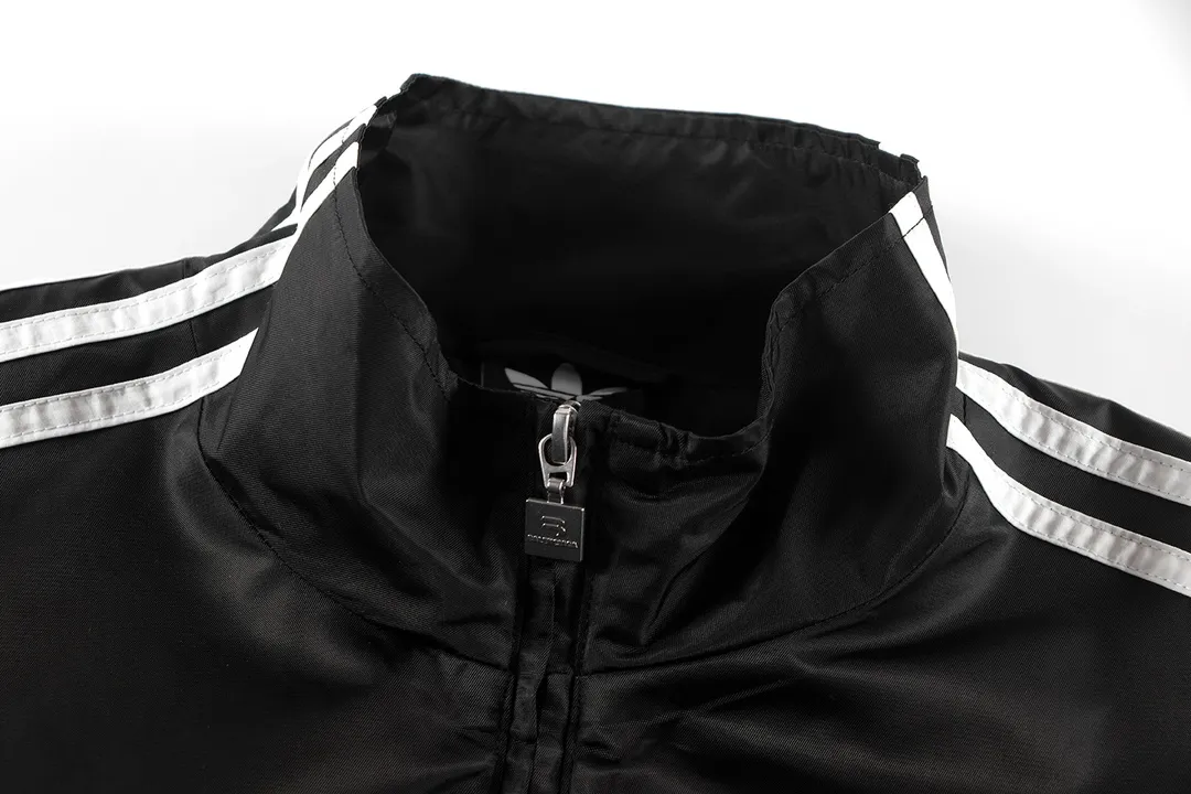 【2026】【BALENCIAGA  公式旗艦店】バレンシアガ    ジャケット着 好評に付き再入荷！250107
