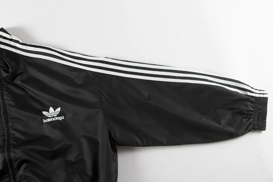【2026】【BALENCIAGA  公式旗艦店】バレンシアガ    ジャケット着 好評に付き再入荷！250107
