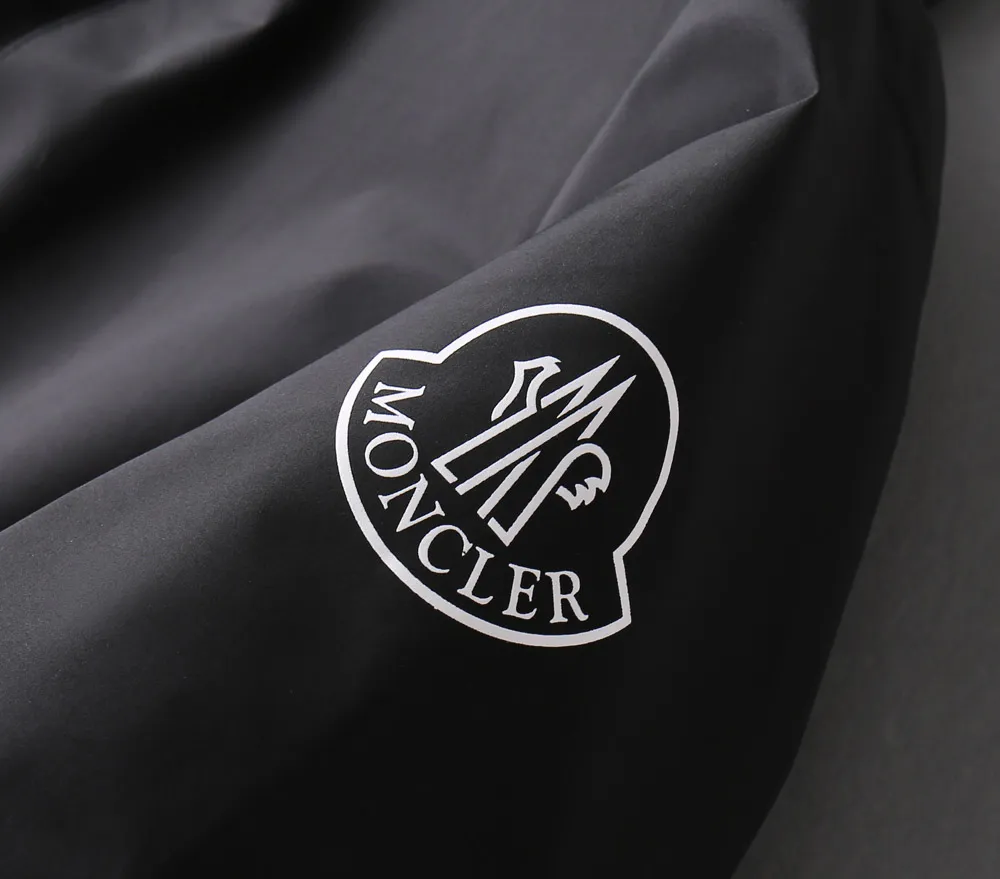 【2026】【MONCLER 公式旗艦店】 モンクレール  ジャケット着 ご好評に付き再入荷！250106