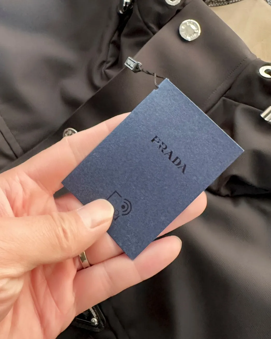 【2026】【PRADA  公式旗艦店】プラダ  ダウンジャケット好評に付き再入荷！241227