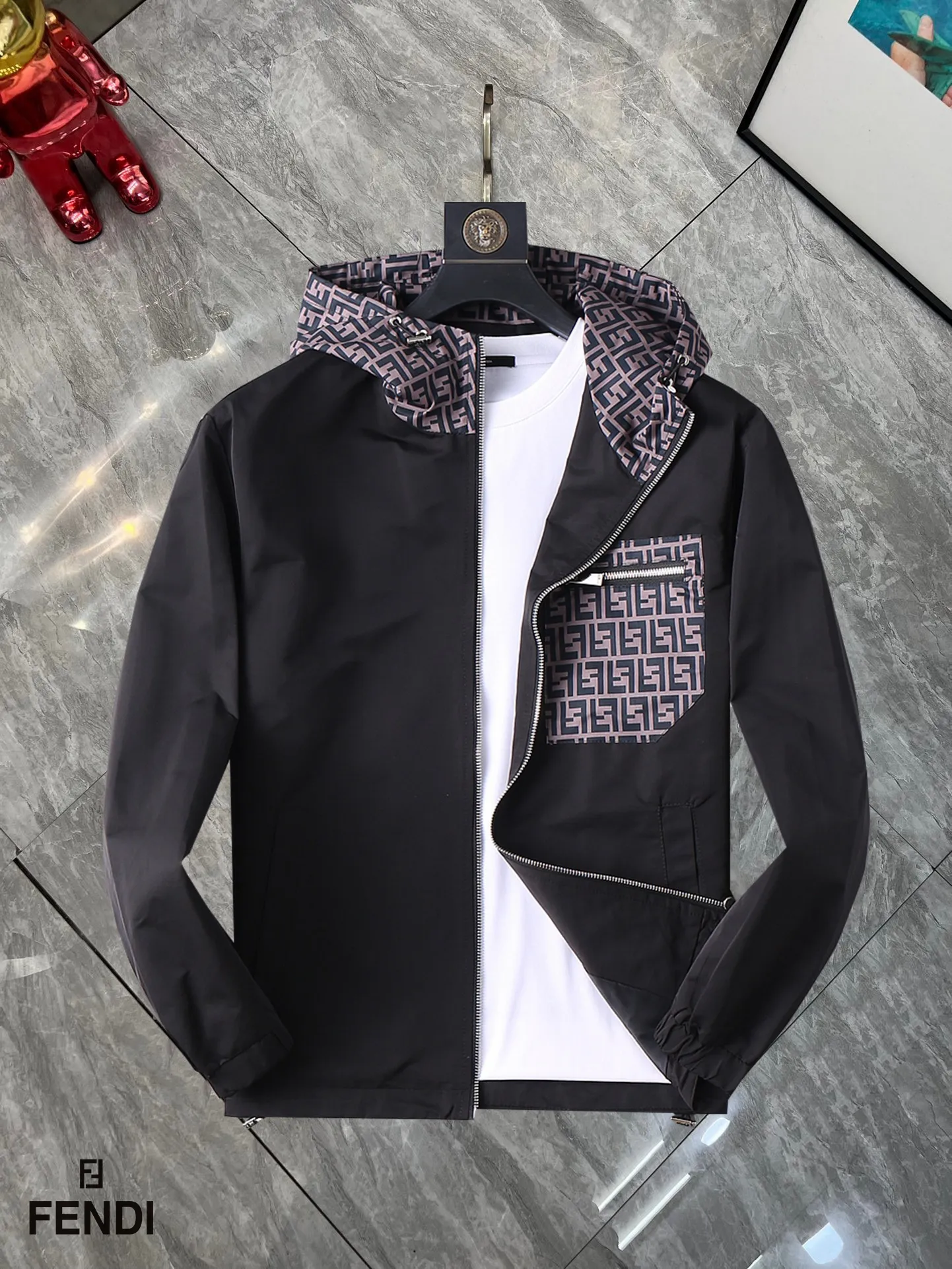 【2026】【FENDI  公式旗艦店】フェンディ  ジャケット着 好評に付き再入荷 241223