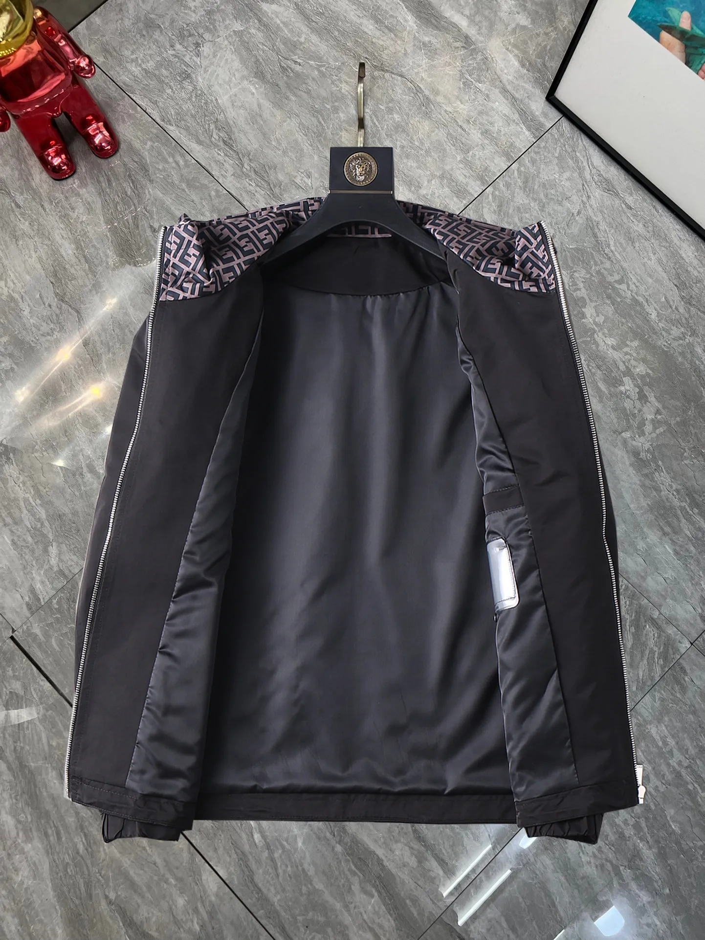 【2026】【FENDI  公式旗艦店】フェンディ  ジャケット着 好評に付き再入荷 241223