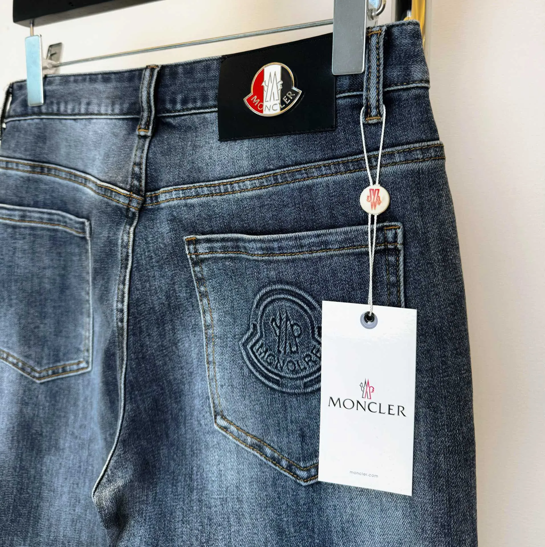 【2026】【MONCLER  公式旗艦店】モンクレール   ジーパン  ご好評に付き再入荷！ 241220