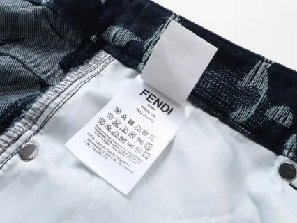 【2026】【FENDI  公式旗艦店】フェンディ  ジーパン  ご好評に付き再入荷！ 241220