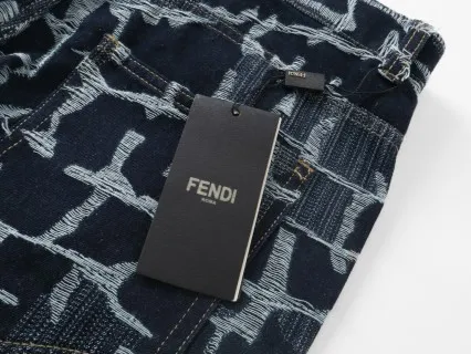 【2026】【FENDI  公式旗艦店】フェンディ  ジーパン  ご好評に付き再入荷！ 241220
