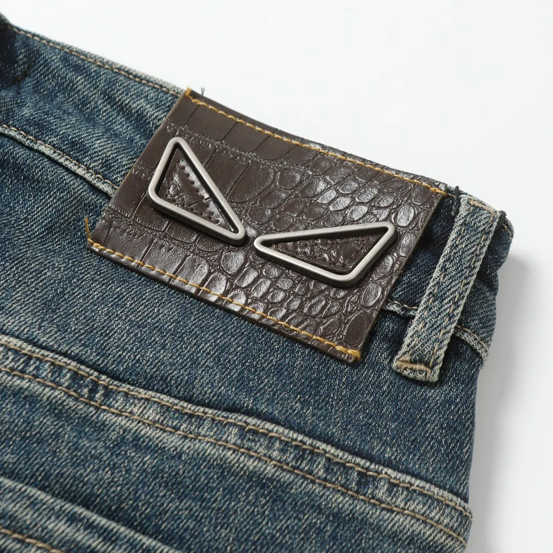 【2026】【FENDI  公式旗艦店】フェンディ ジーパン  ご好評に付き再入荷！ 241220
