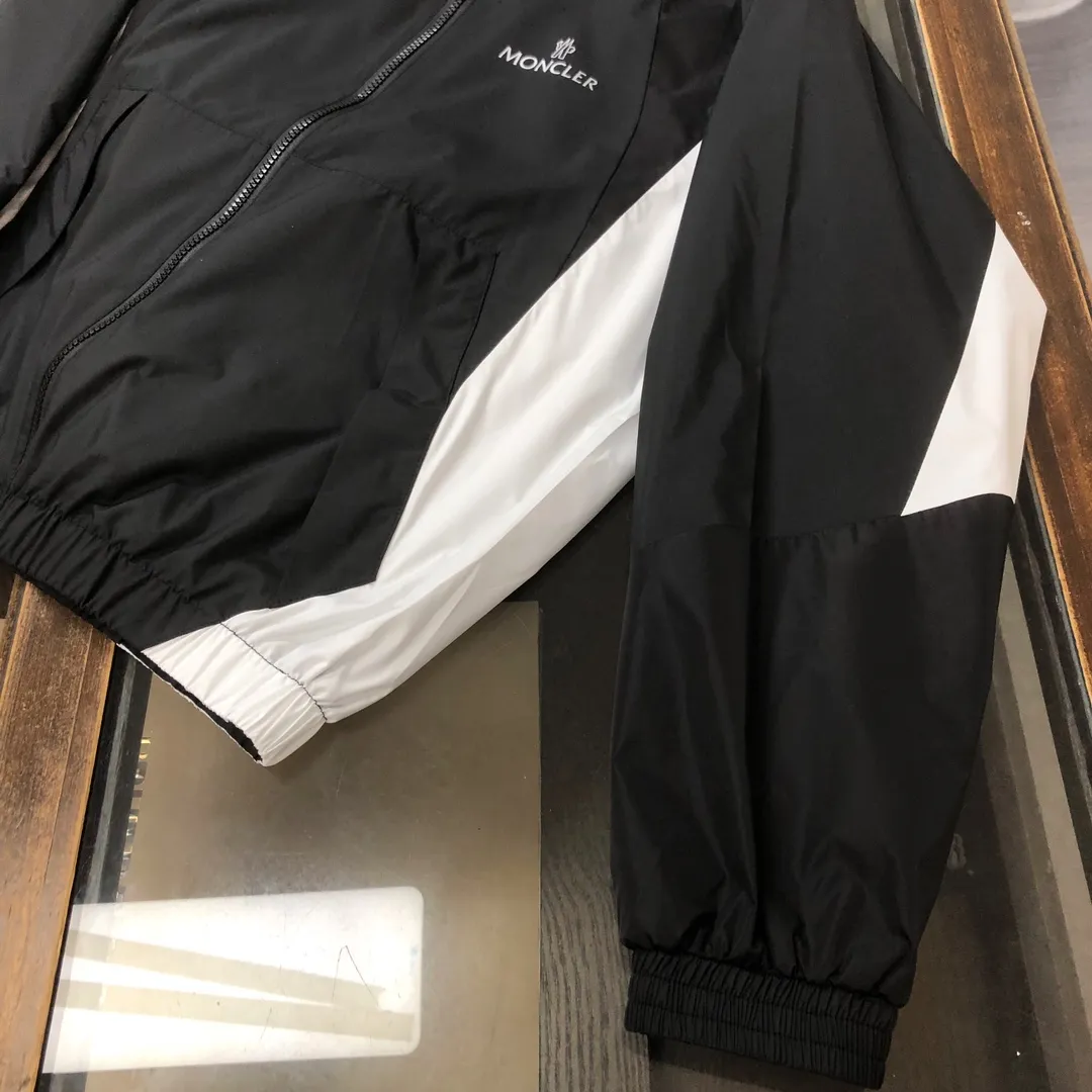 【2026】【MONCLER 公式旗艦店】 モンクレール  ジャケット着 ご好評に付き再入荷！241212