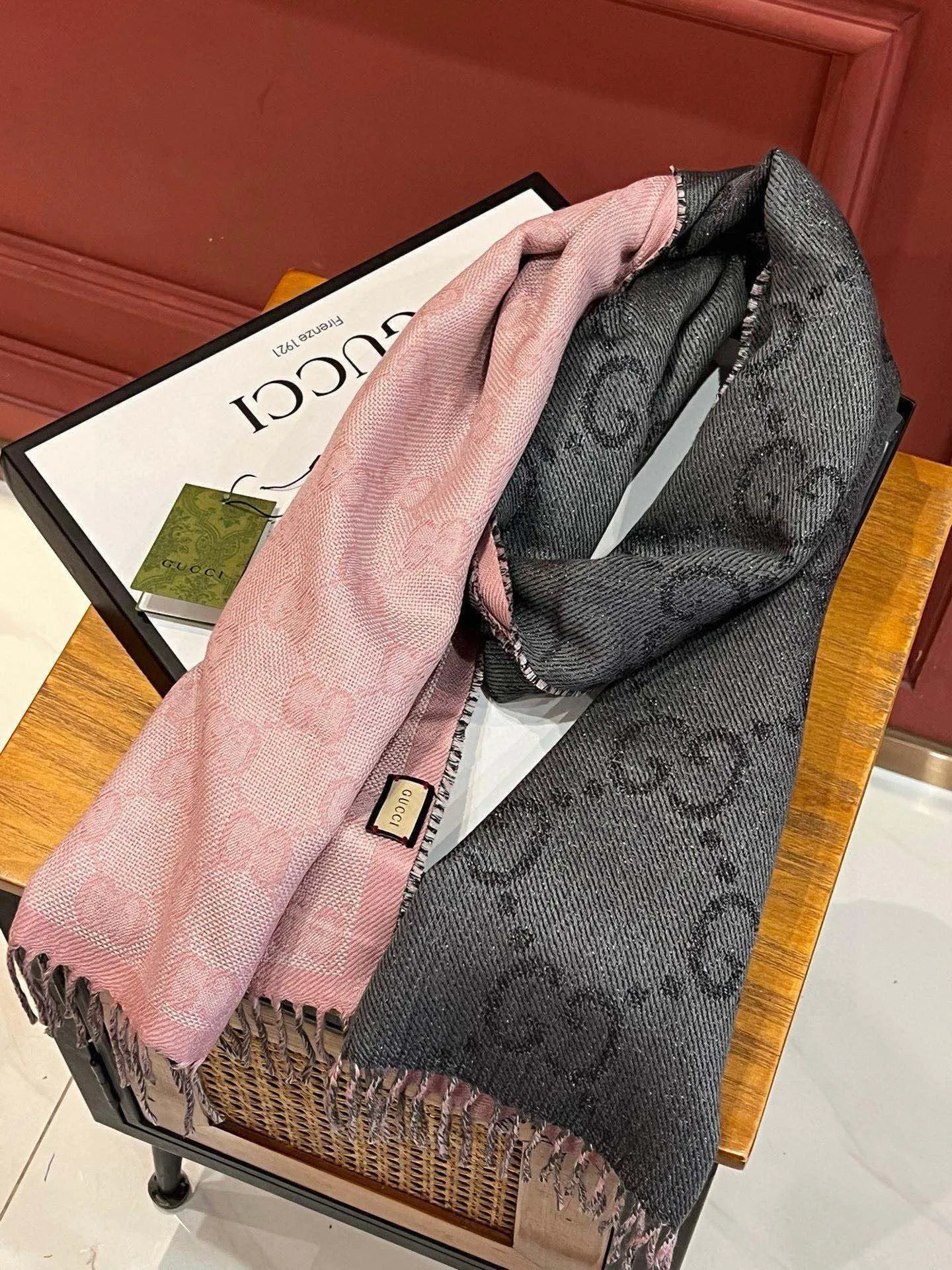 【2026】【GUCCI グッチ】スカーフ  34*194CM  241209