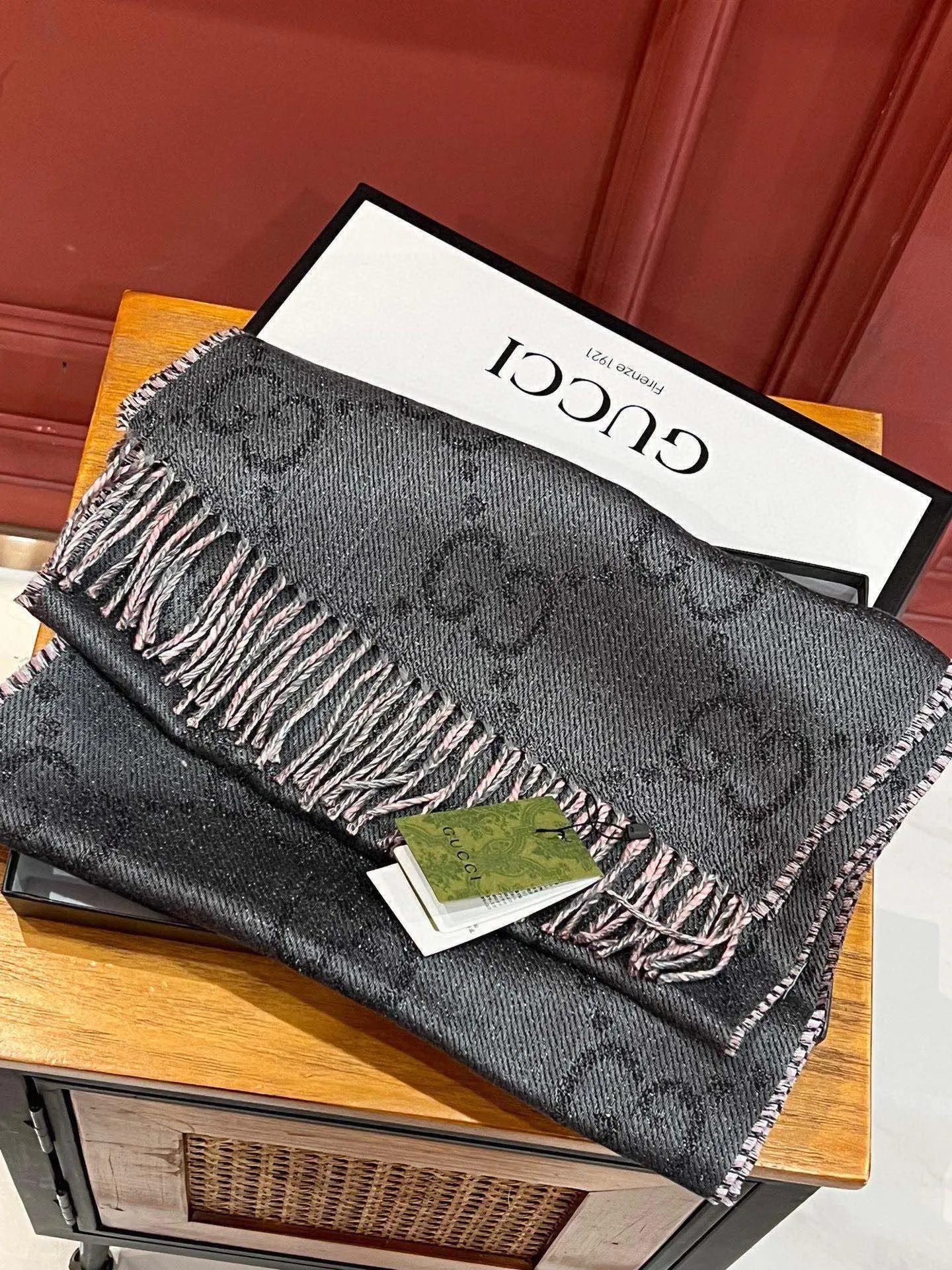 【2026】【GUCCI グッチ】スカーフ  34*194CM  241209