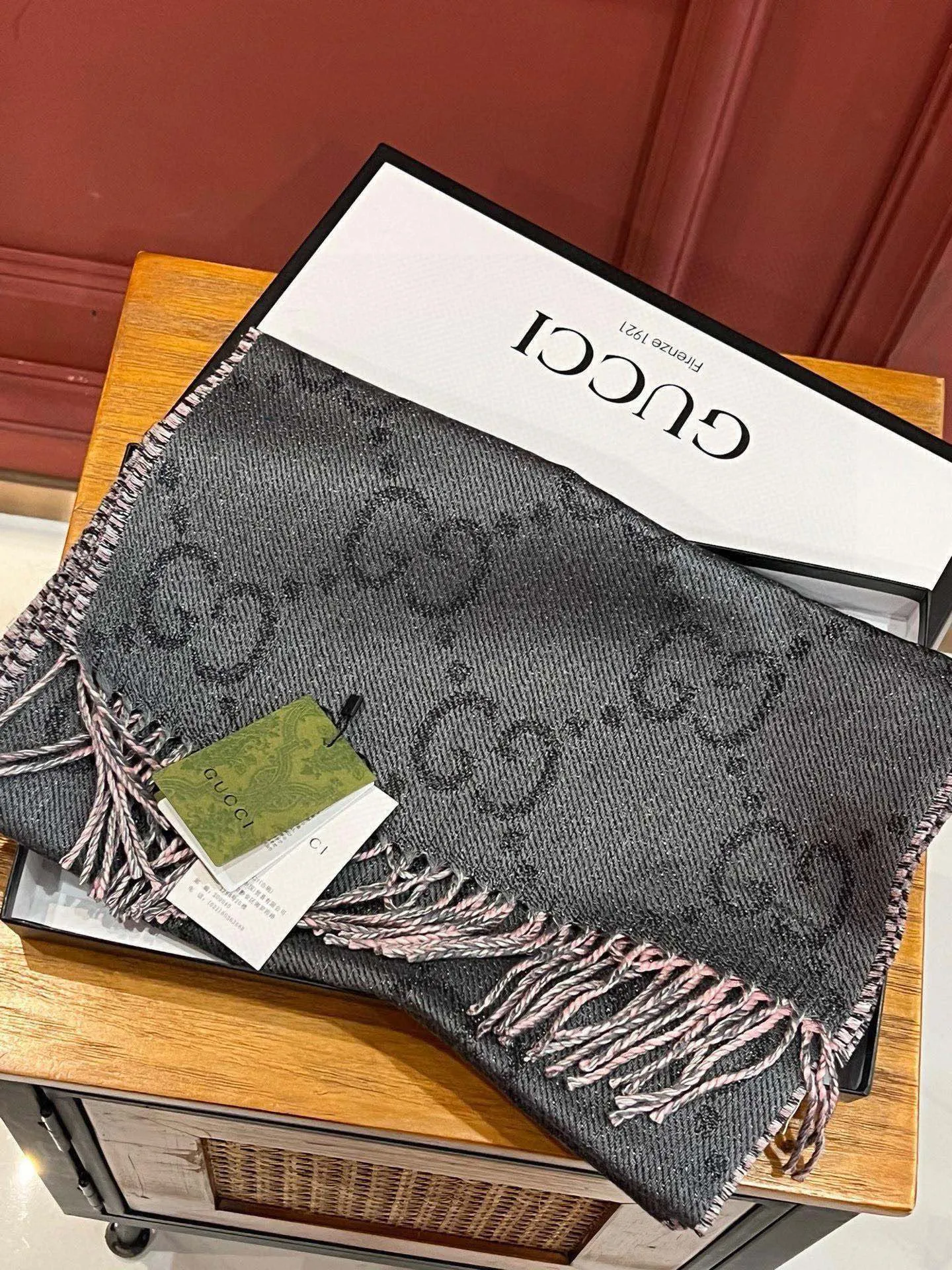 【2026】【GUCCI グッチ】スカーフ  34*194CM  241209