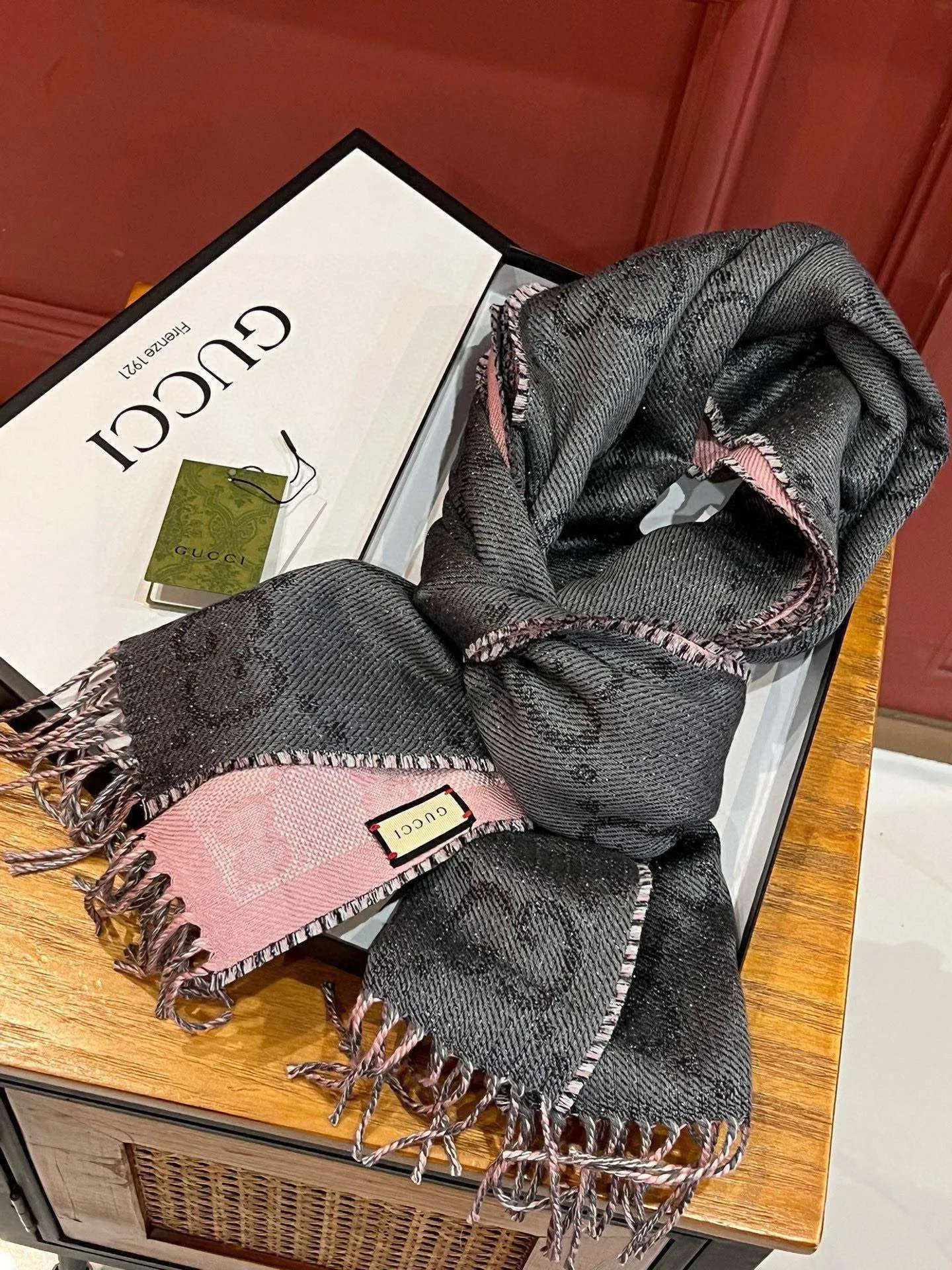 【2026】【GUCCI グッチ】スカーフ  34*194CM  241209