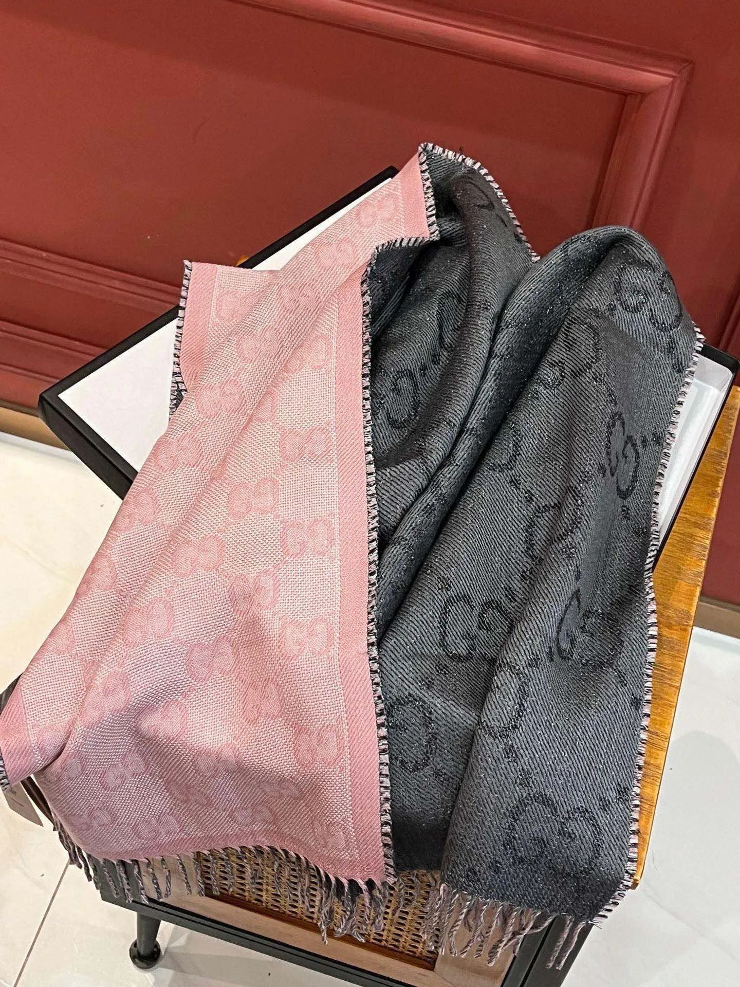 【2026】【GUCCI グッチ】スカーフ  34*194CM  241209