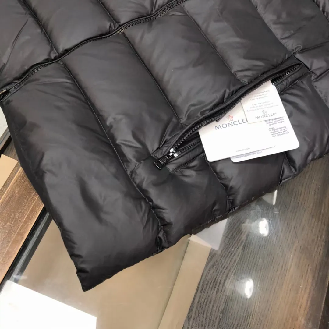 【2026】【MONCLER 公式旗艦店】モンクレール  ダウンベスト好評に付き再入荷！ 241207