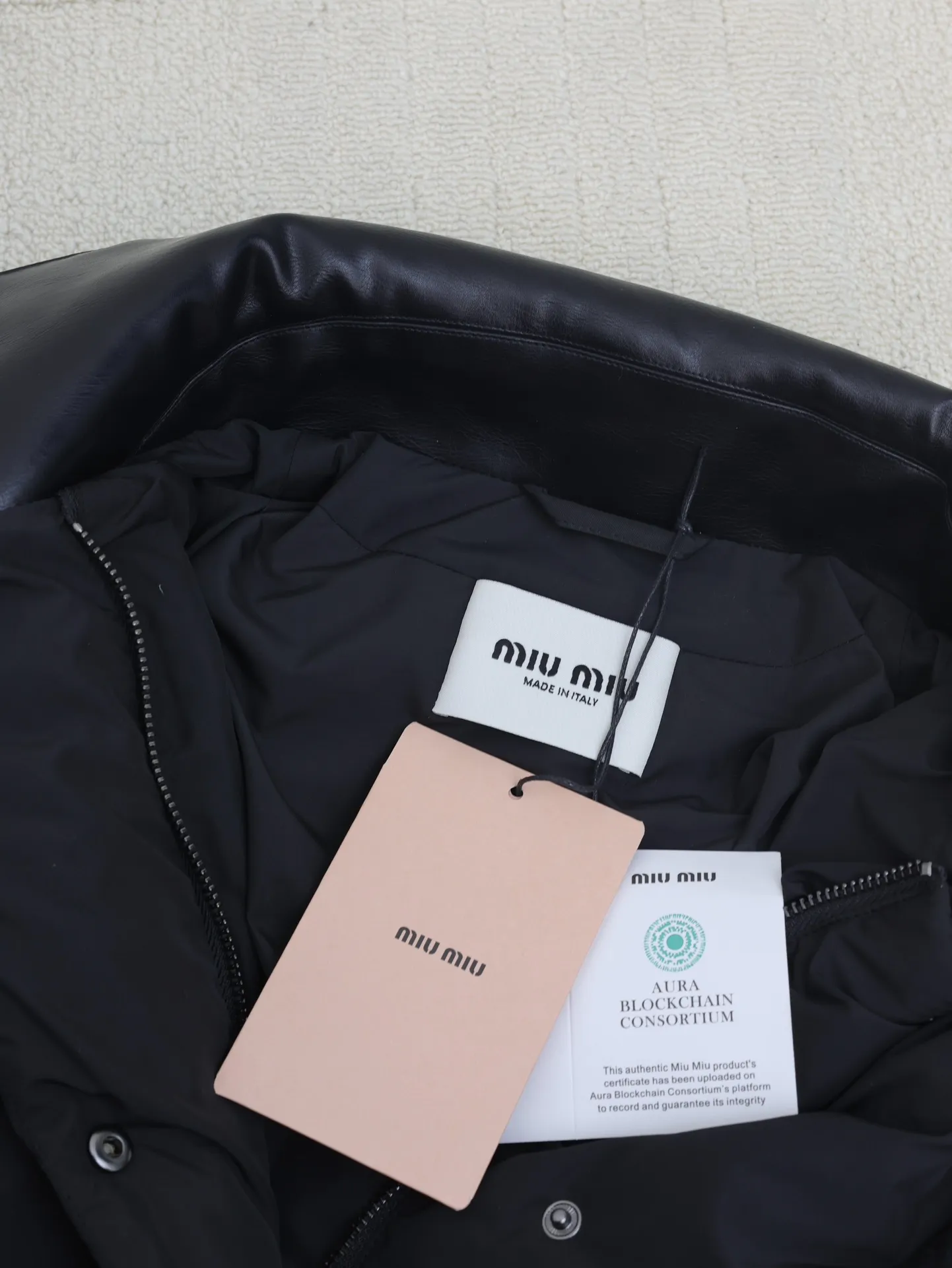 【2026】【Miumiu   公式旗艦店】ミュウミュウ ダウンジャケット ご好評に付き再入荷！241206