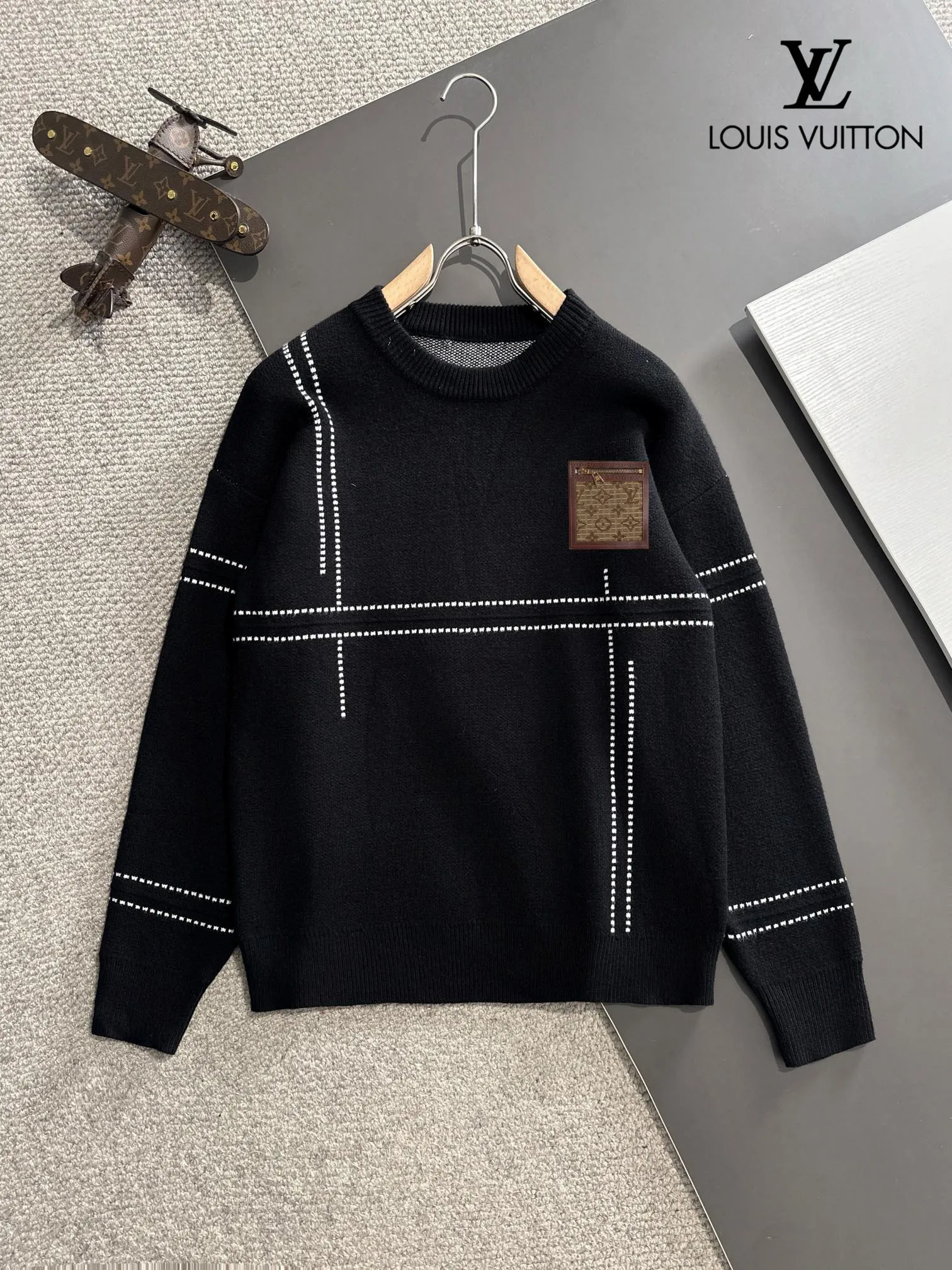【2026】LV【LOUIS VUITTON 公式旗艦店】ルイヴィトン  セーター好評に付き再入荷！241128