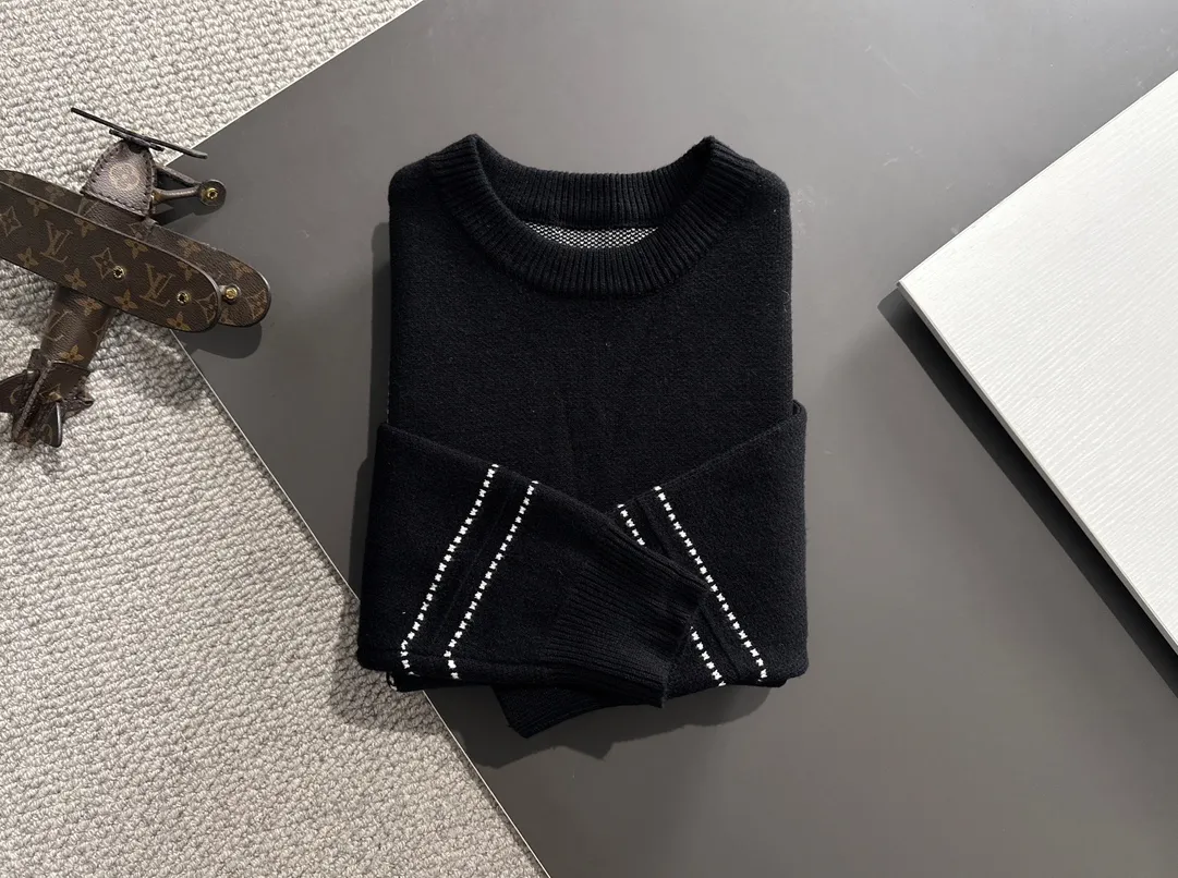【2026】LV【LOUIS VUITTON 公式旗艦店】ルイヴィトン  セーター好評に付き再入荷！241128
